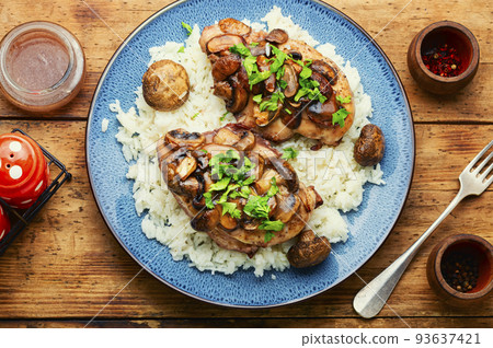 Chicken breast with marsala sauce and rice Chicken breast with marsala sauce and rice 93637421