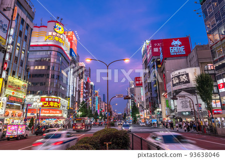 Tokyo: Shinjuku Kabukicho, night entertainment district Tokyo: Shinjuku Kabukicho, night entertainment district 93638046