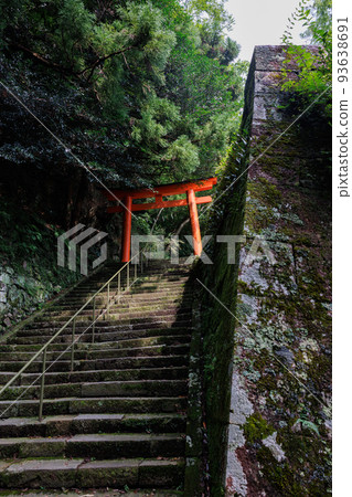 寶來寺山石牆、樓梯和牌坊門 寶來寺山石牆、樓梯和牌坊門 93638691