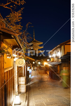 京都八坂塔的夜景 93639266