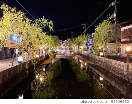 夜晚的城崎溫泉 93639280