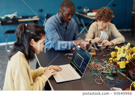Girl Programming in Robotics Class Girl Programming in Robotics Class 93640998
