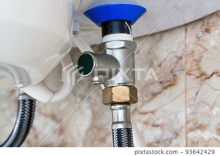Hose connections of the hot water boilet tank 93642429
