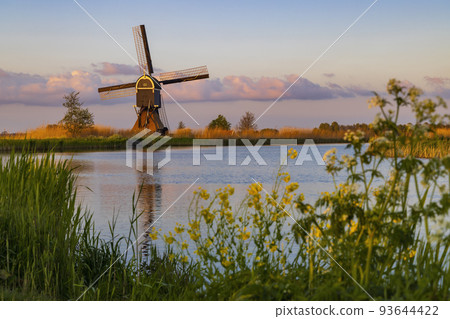 Windmill Broekmolen, Molenlanden - Nieuwpoort, The Netherlands Windmill Broekmolen, Molenlanden - Nieuwpoort, The Netherlands 93644422