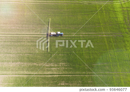 agricultural machine treats pesticides from pests and diseases 93646077