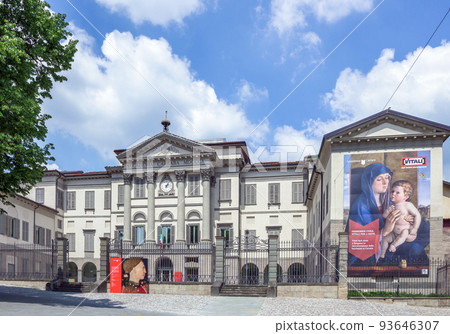Front view of the Accademia Carrara 93646307
