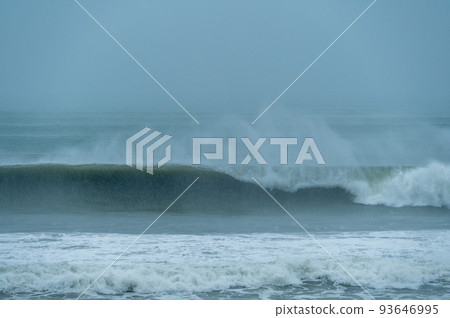 Typhoon swell in Shonan Shichirigahama Typhoon swell in Shonan Shichirigahama 93646995