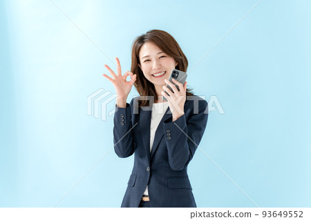 business woman smartphone business woman smartphone 93649552