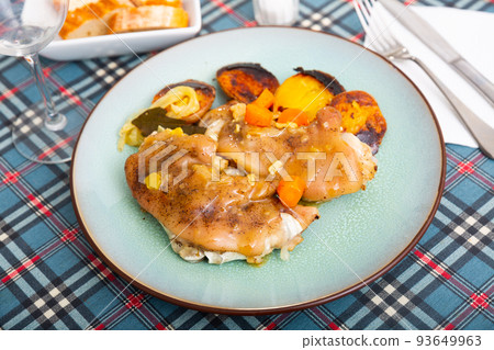 Just cooked pig's trotter on table 93649963