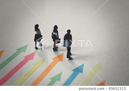 Colorful arrows and miniature students 93652313