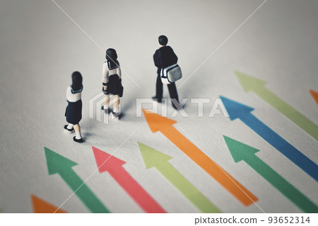 五顏六色的箭頭和微型學生 93652314