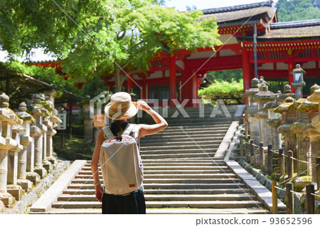 Kasuga Taisha Shrine and travelers Kasuga Taisha Shrine and travelers 93652596