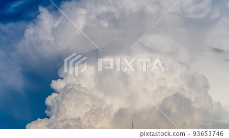 夏天的天空和雲彩 夏天的天空和雲彩 93653746