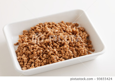 Soy meat in a white enamel vat 93655424