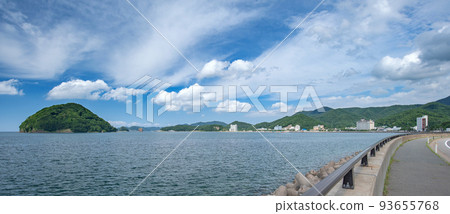 [Asamushi, Aomori City, Aomori Prefecture] Full view of Asamushi Onsen facing Mutsu Bay 93655768