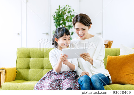 Operate tablet with parent and child 93658409