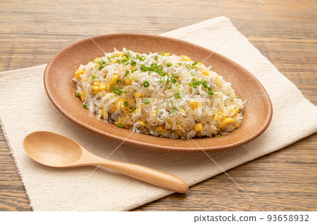 自創銀魚炒飯 93658932