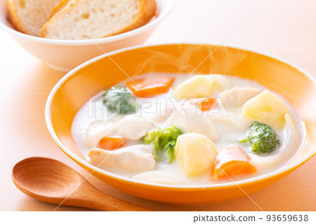 Cream stew with chicken 93659638
