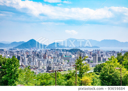 從廣島市西部的丘陵（龍王公園）附近看到的廣島市東南方向。可以看到元品公園和金輪島 93659884