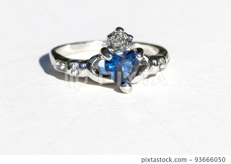 Irish ring with two hot sale hands holding a heart