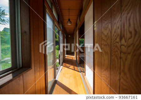 日式定制房屋走廊 93667161