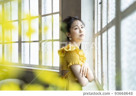 Young lady portrait Young lady portrait 93668648
