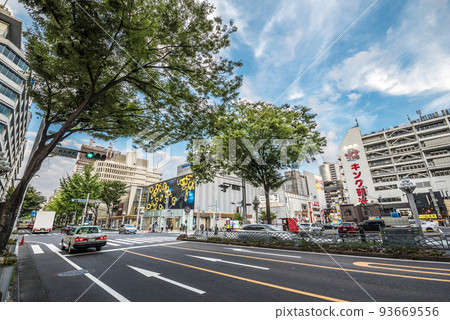 《愛知縣》名古屋市景榮從廣小路五福町十字路口藍天白雲 93669556