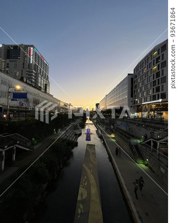 東大門清溪川｜韓國首爾 93671864