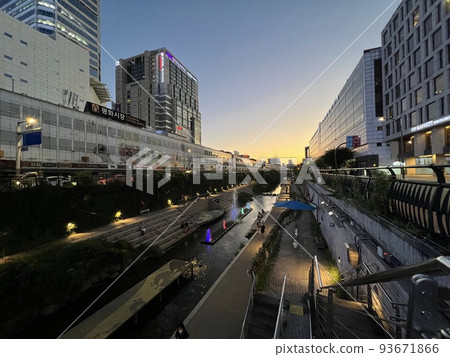 Dongdaemun Cheonggyecheon|Seoul, South Korea Dongdaemun Cheonggyecheon|Seoul, South Korea 93671866
