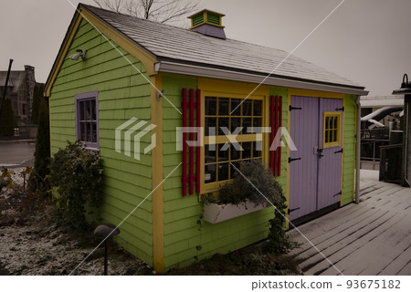 Fishing house at Atlantic ocean, crab harvest in Bar Harbor, Acadia National Park, USA 93675182