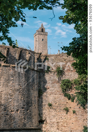 Beautiful view of ancient San Gimignano, Tuscany landscape and landmarks. Summer in Italy Beautiful view of ancient San Gimignano, Tuscany landscape and landmarks. Summer in Italy 93676099