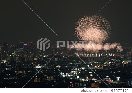 [大阪府] 浪速淀川花火大會和大阪市夜景 93677571
