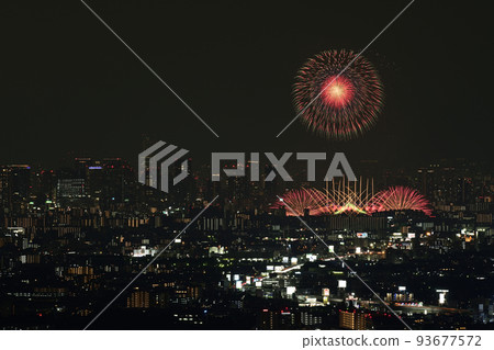 [大阪府] 浪速淀川花火大會和大阪市夜景 93677572