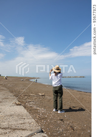 The sea and the sandy beach Kakizaki Chuo Beach, Niigata Prefecture The sea and the sandy beach Kakizaki Chuo Beach, Niigata Prefecture 93677873