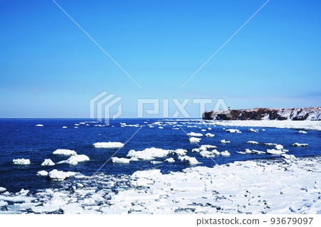 Sea of Okhotsk and Cape Notoro in March, Hokkaido 93679097