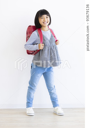 Elementary school girl 93679136