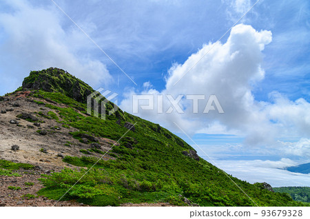 夏天的阿達達拉山，山頂附近的絕景 93679328