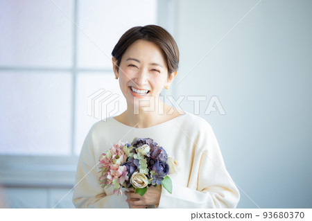 Lifestyle flowers women 93680370