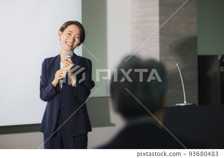 研討會女性 93680483