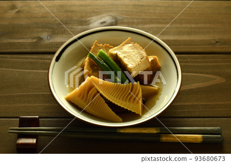 Simulated bamboo shoot with deep-fried tofu 93680673