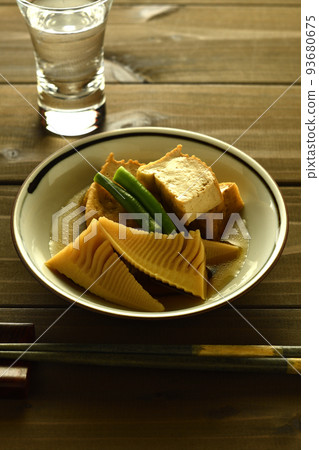Simulated bamboo shoot with deep-fried tofu 93680675