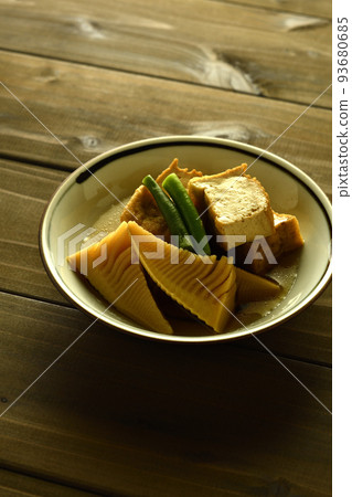 模擬竹筍配油炸豆腐 93680685