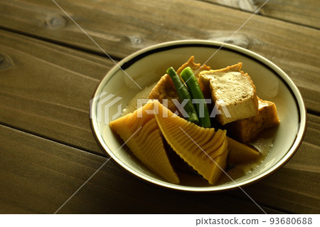 Simulated bamboo shoot with deep-fried tofu Simulated bamboo shoot with deep-fried tofu 93680688