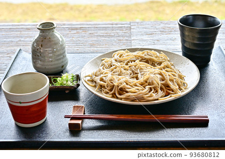 看起來美味的zaru蕎麥麵的照片 看起來美味的zaru蕎麥麵的照片 93680812