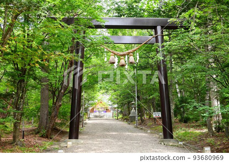 [標津市：代表北海道的神社標津神社的第二個鳥居和入口] 93680969