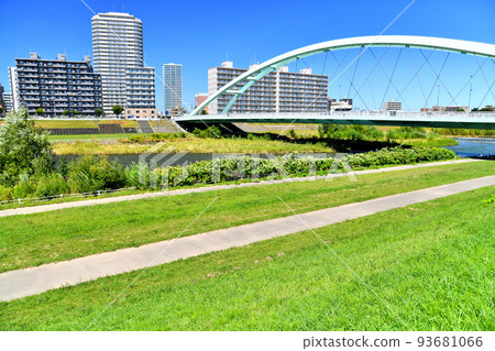 Mizuho Ohashi Bridge / Toyohira River area seen from upstream / Shiroishi Ward side (Sapporo, Hokkaido) [2022.8] 93681066