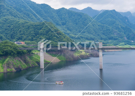 (群馬縣)岩壩水壩湖兩棲巴士湖上觀光 (群馬縣)岩壩水壩湖兩棲巴士湖上觀光 93681256
