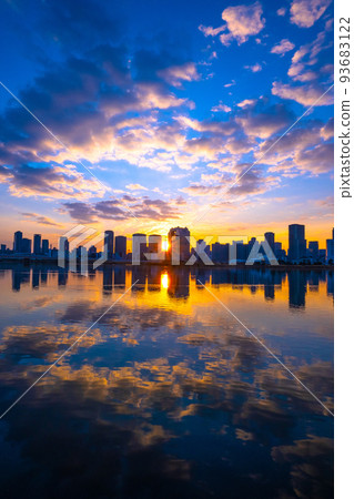 Skyscrapers and sunrise in Umeda, Osaka Skyscrapers and sunrise in Umeda, Osaka 93683122