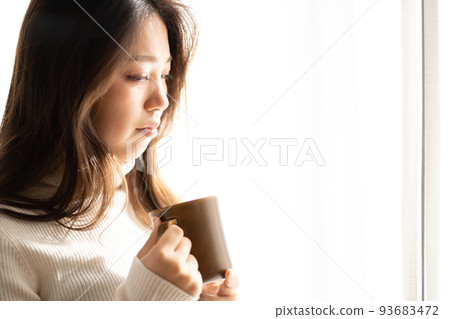 Female coffee cup 93683472