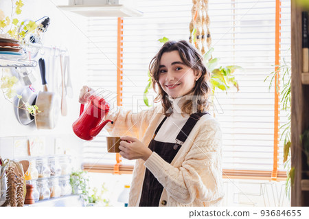 女性生活方式飲品 93684655